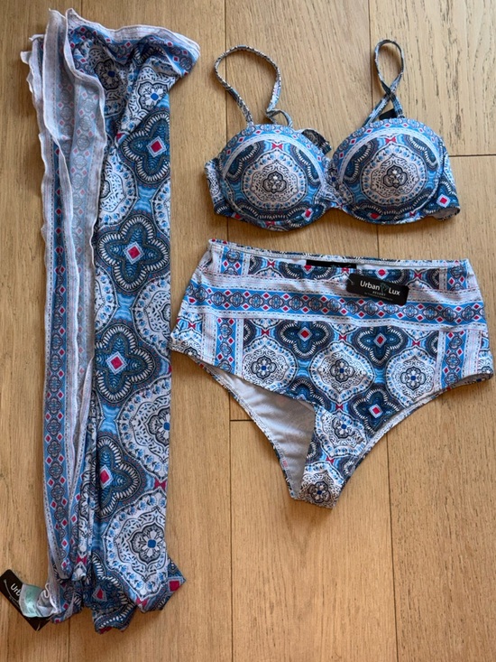 urban lux Other - Urban Lux 3-Piece Swimsuit Set BNWT Size L Bikini + Sarong Pareo Blue Medallion